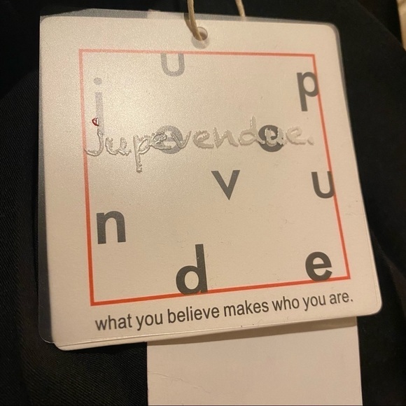 NWT~JUPE VENDUE Black Pleated Buckle Skirts Size Small - Picture 9 of 9